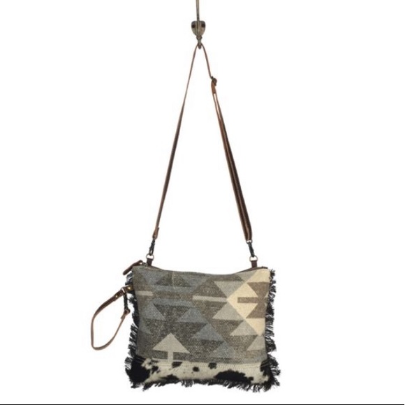 Last NWT Bohemian Small Crossbody bag wFringe - Picture 5 of 7